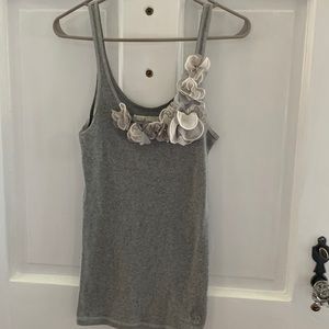 A&F gray tank with lace / Silk flowers Sz M